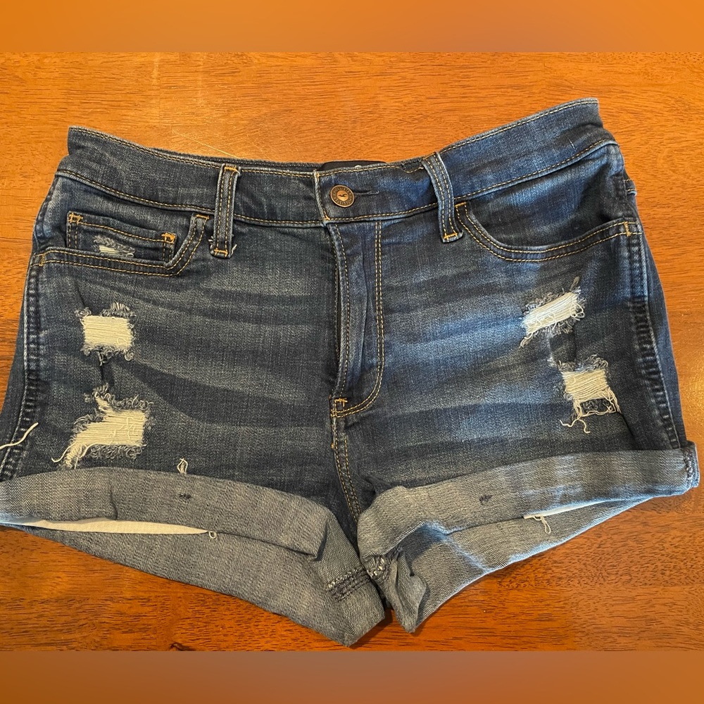 Hollister High Rise 3” Jean shorts Sz 9
